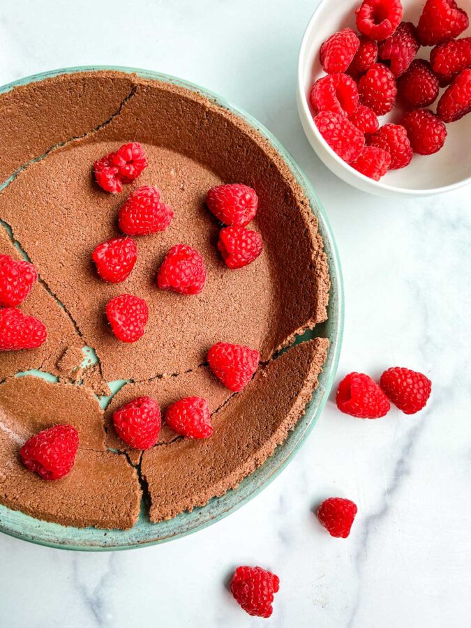 easy white chocolate raspberry cheesecake pie is easy to make